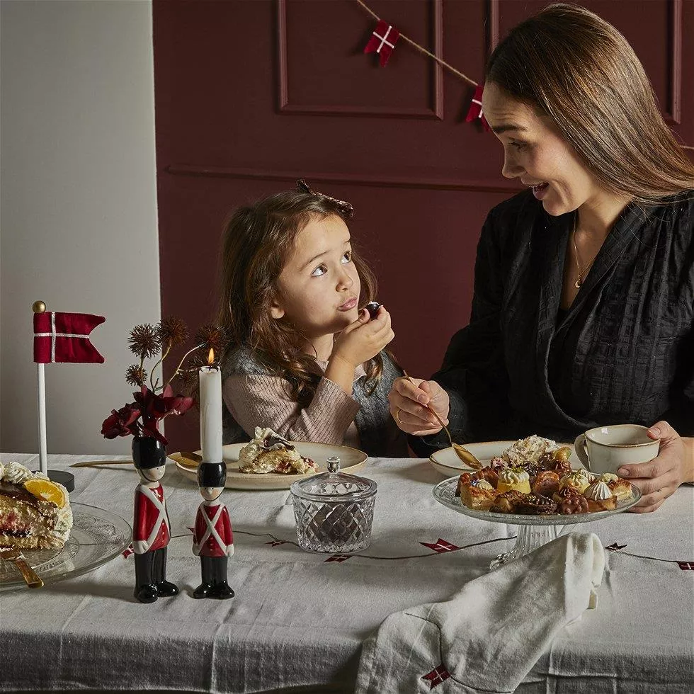 Fødselsdagsdug hvid 140 x 360 cm.