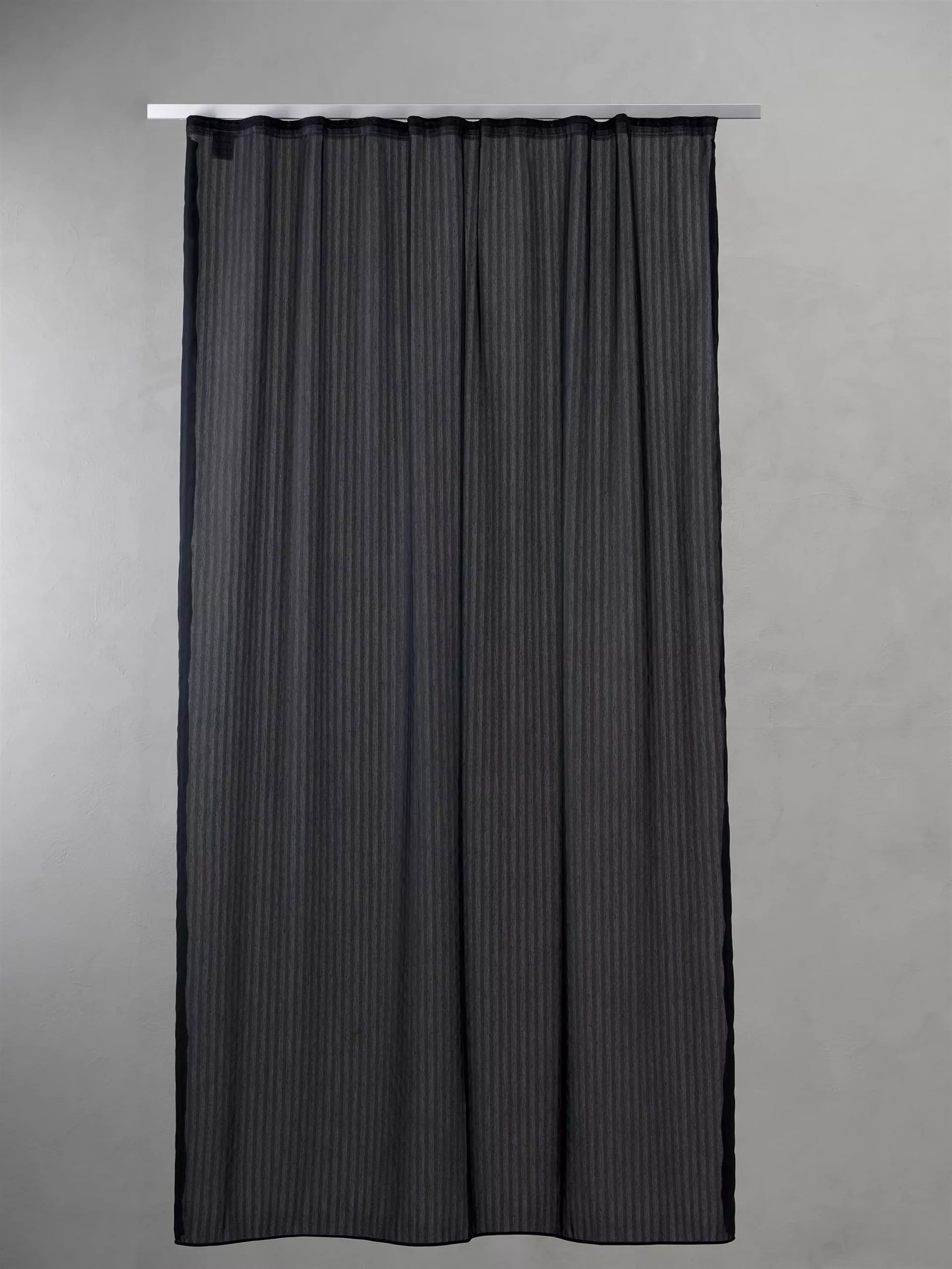 Lines Badeforhæng Sort