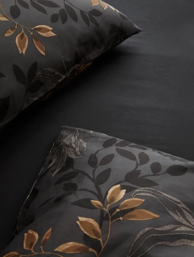 70008231hoeienadjamutedblack